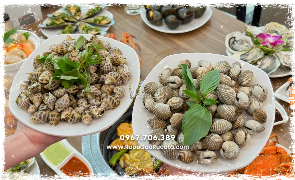 Rượu dừa và những món ăn kết hợp hoàn hảo cho bữa tiệc